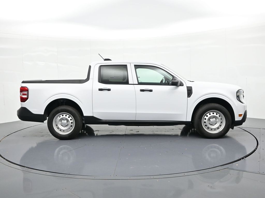 Ford Maverick Vehicle Full-screen Gallery Image 5