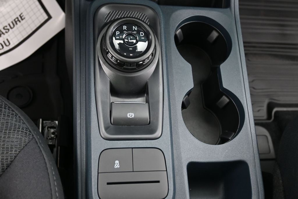 Ford Maverick Vehicle Full-screen Gallery Image 12