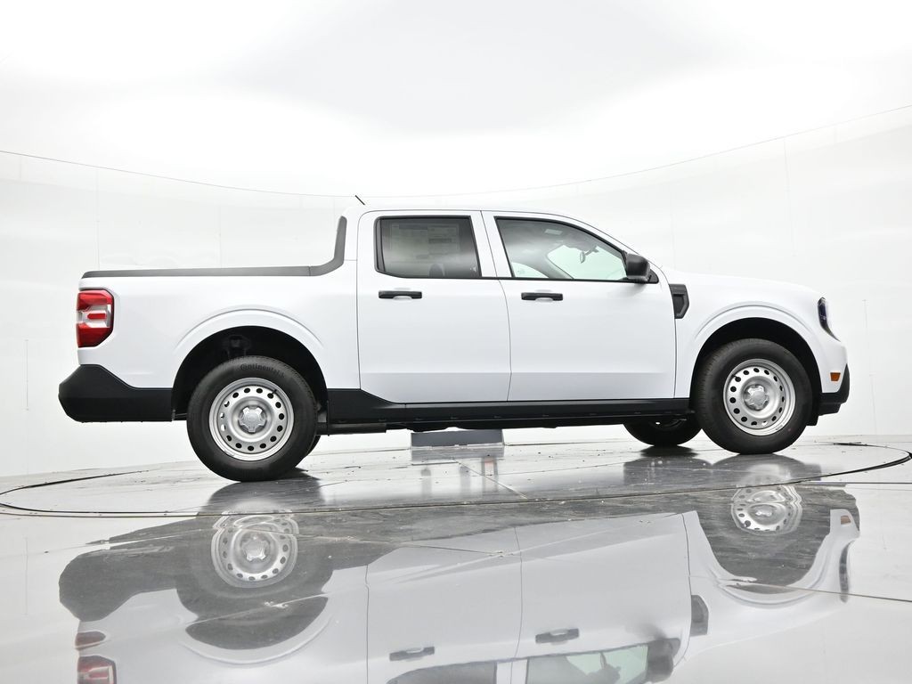 Ford Maverick Vehicle Full-screen Gallery Image 22