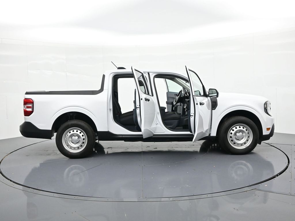 Ford Maverick Vehicle Full-screen Gallery Image 23