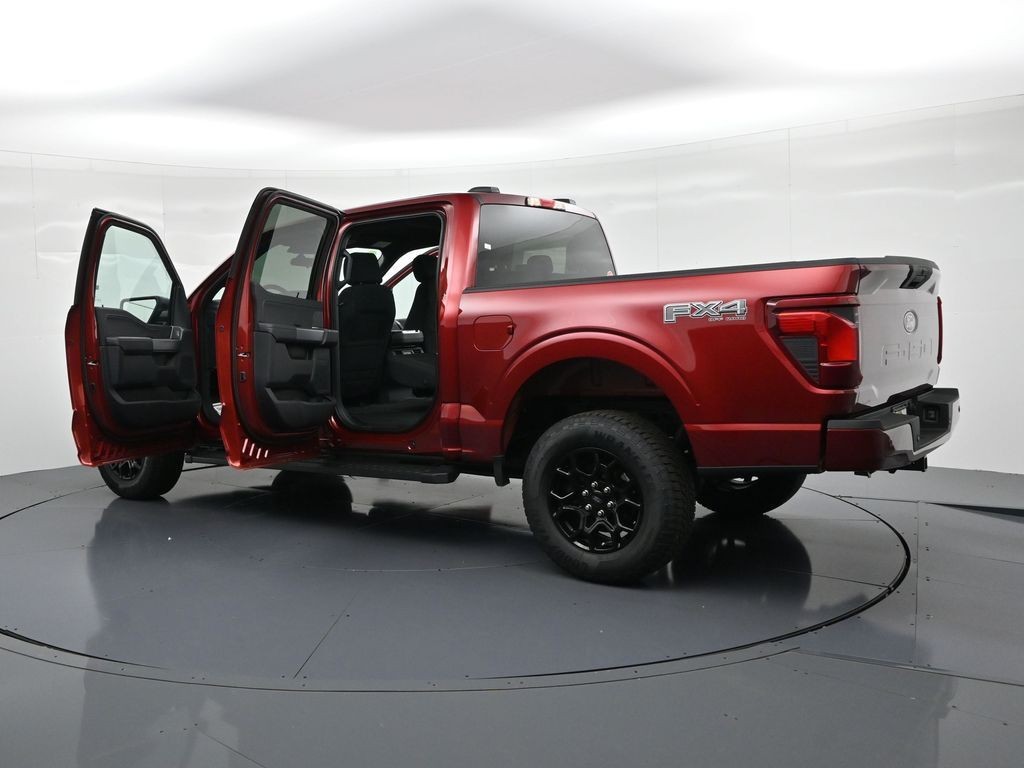 Ford F-150 Vehicle Full-screen Gallery Image 26
