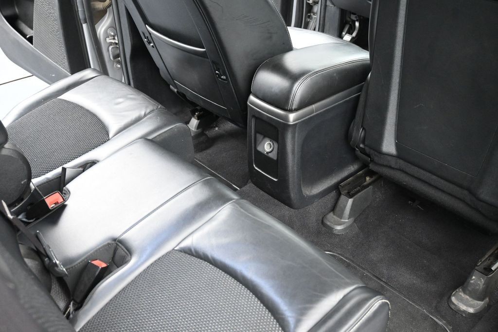 Dodge Journey Vehicle Full-screen Gallery Image 10