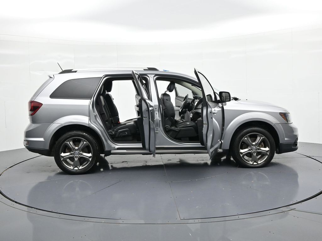 Dodge Journey Vehicle Full-screen Gallery Image 23