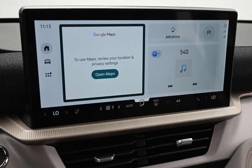 Ford Explorer Vehicle Full-screen Gallery Image 11