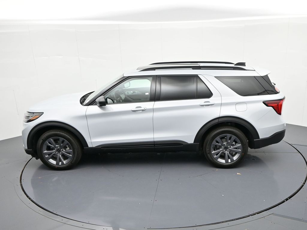 Ford Explorer Vehicle Full-screen Gallery Image 20