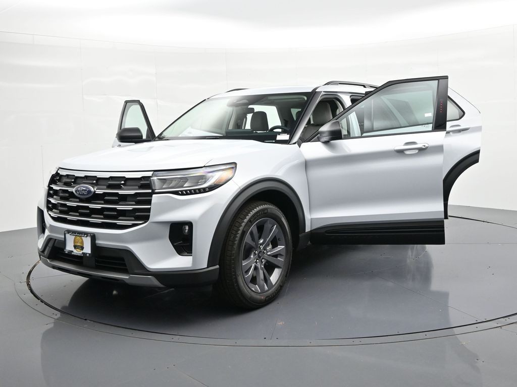 Ford Explorer Vehicle Full-screen Gallery Image 27