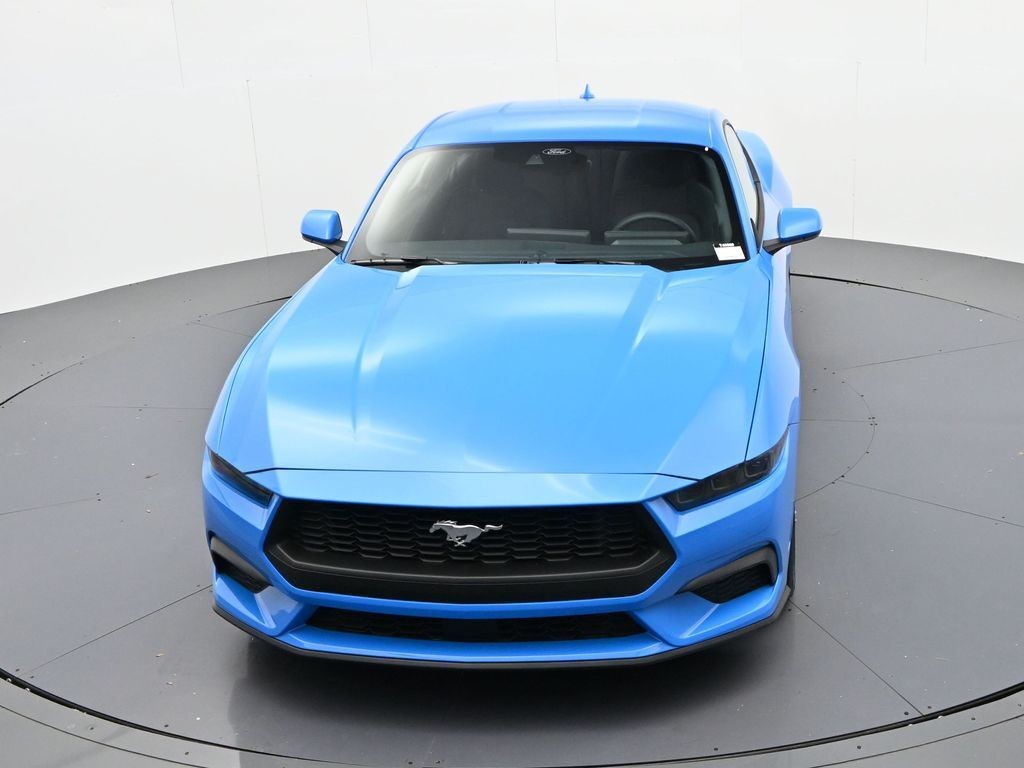 Ford Mustang Vehicle Full-screen Gallery Image 17
