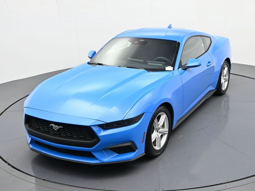 Ford Mustang Vehicle Full-screen Gallery Image 18
