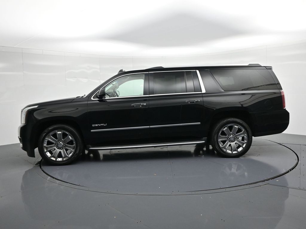 GMC Yukon XL Vehicle Full-screen Gallery Image 9
