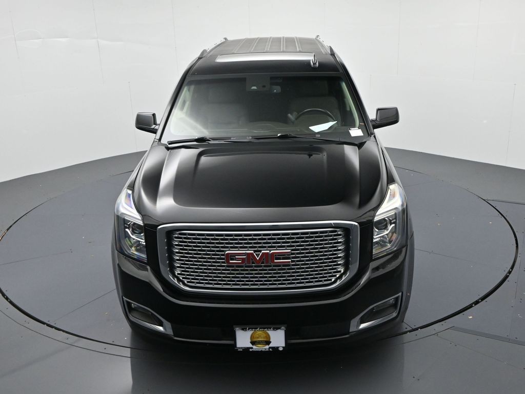 GMC Yukon XL Vehicle Full-screen Gallery Image 15