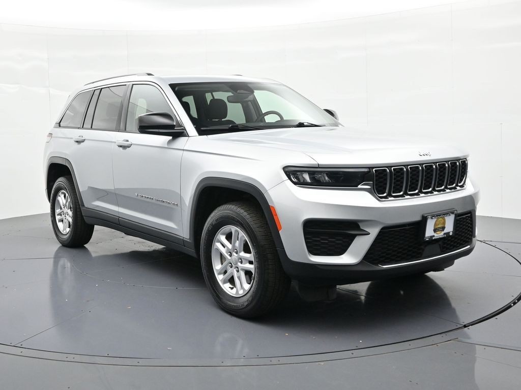 Jeep Grand Cherokee Vehicle Full-screen Gallery Image 04