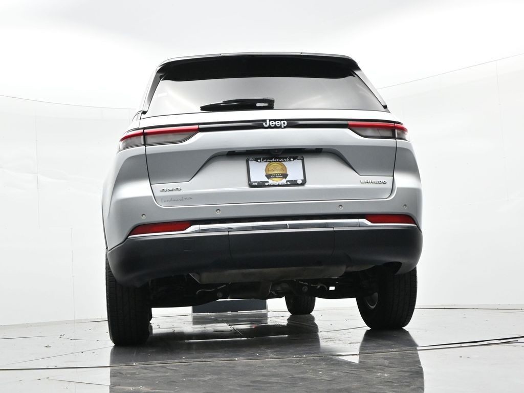 Jeep Grand Cherokee Vehicle Full-screen Gallery Image 19