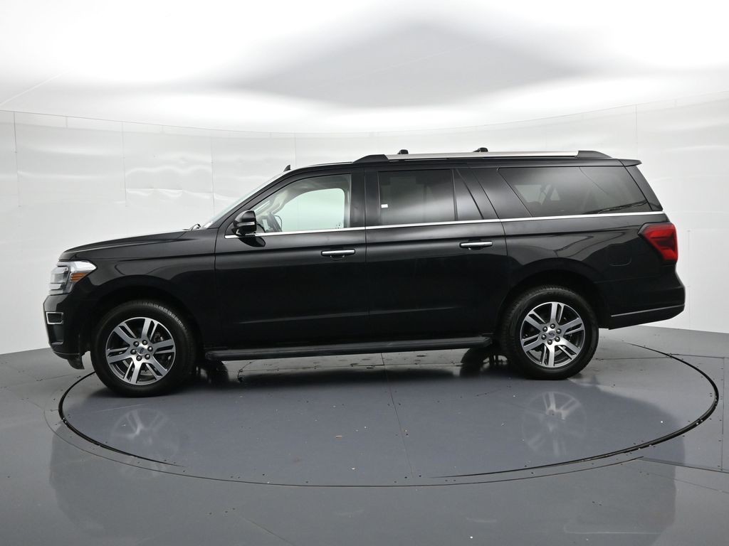 Ford Expedition Max Vehicle Full-screen Gallery Image 9