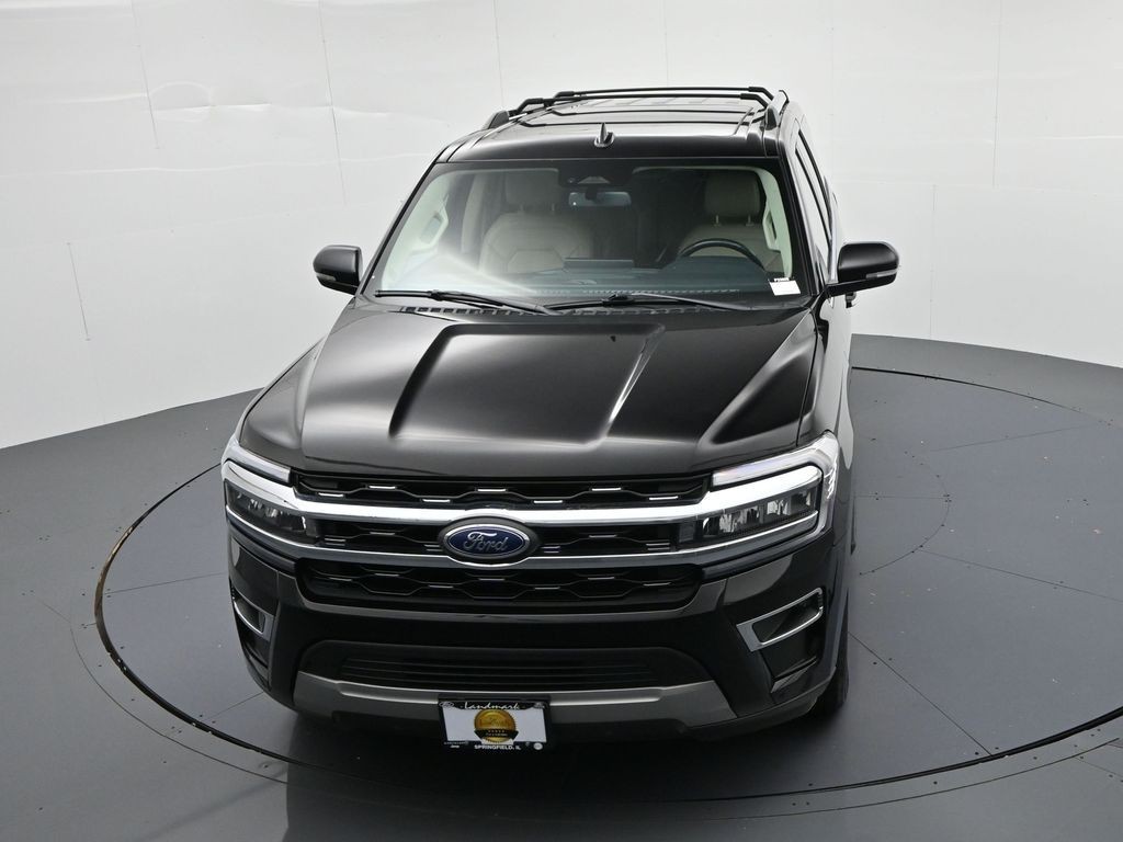 Ford Expedition Max Vehicle Full-screen Gallery Image 19