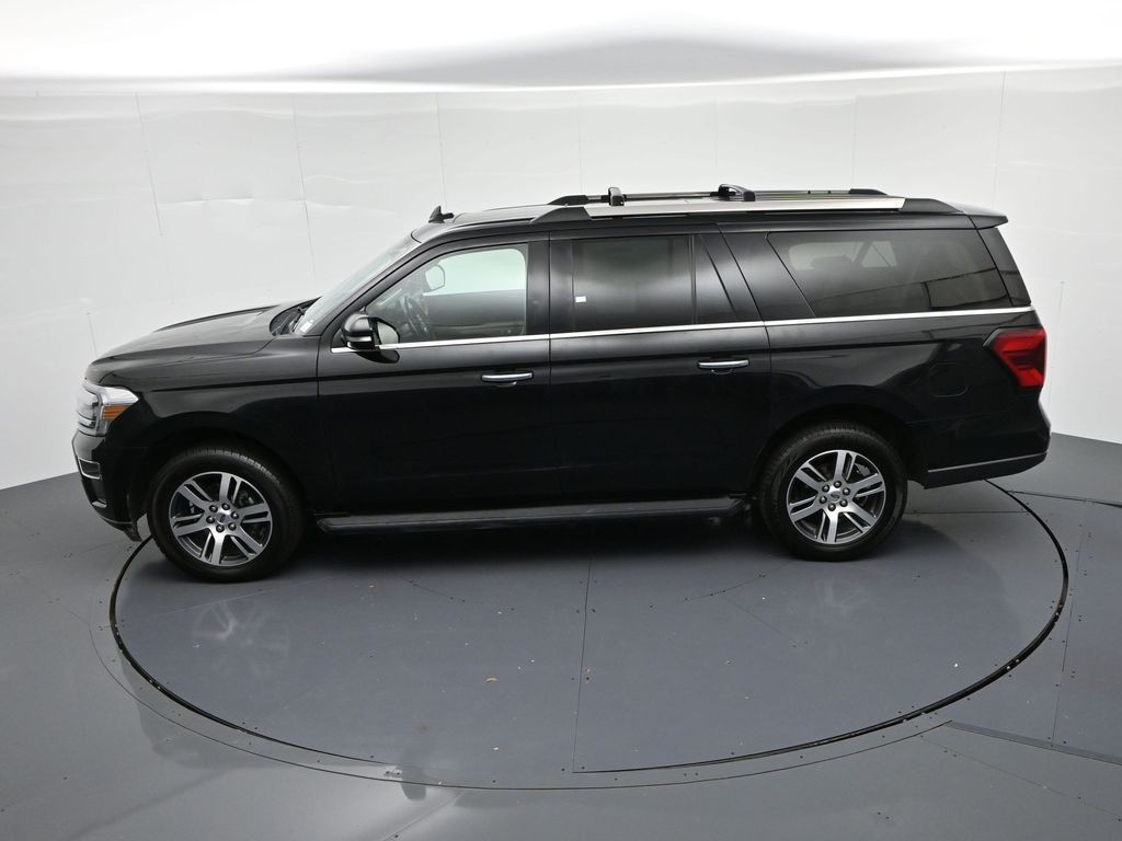Ford Expedition Max Vehicle Full-screen Gallery Image 21