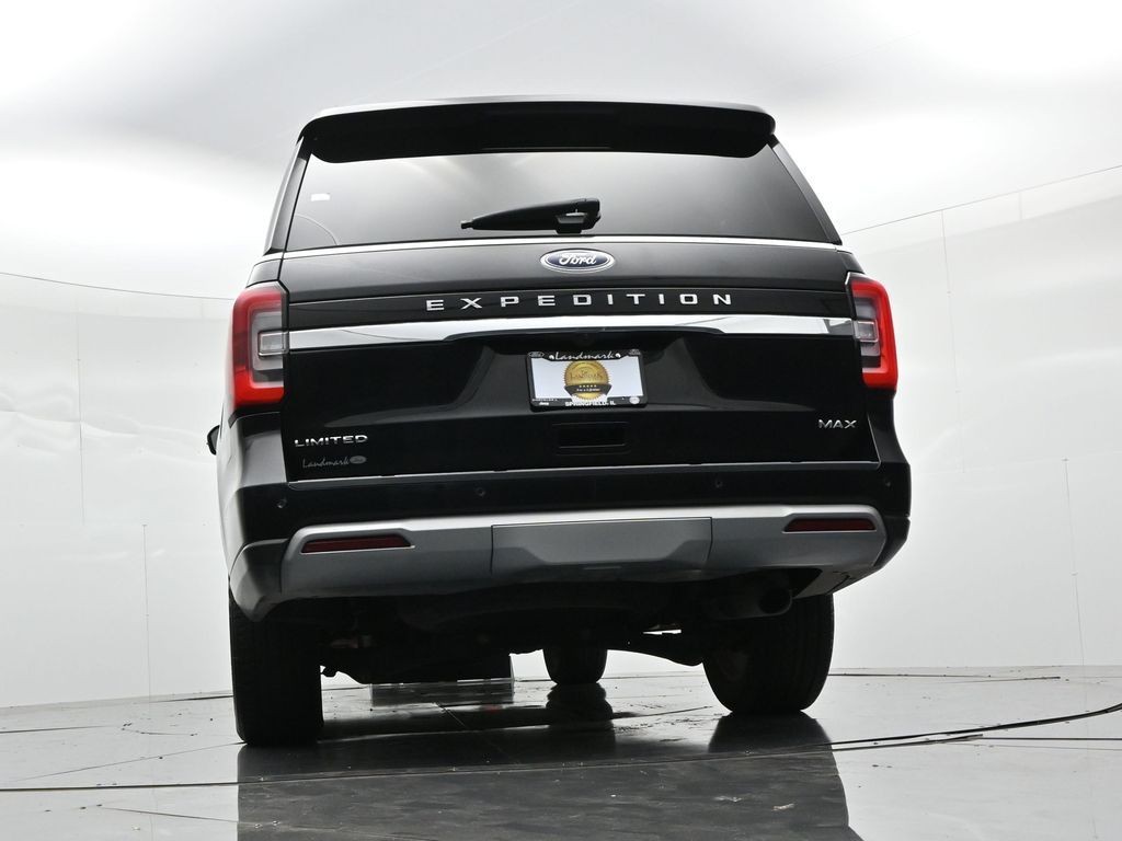 Ford Expedition Max Vehicle Full-screen Gallery Image 23