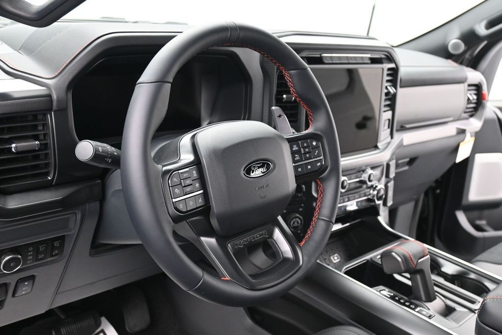 Ford F-150 Vehicle Full-screen Gallery Image 17