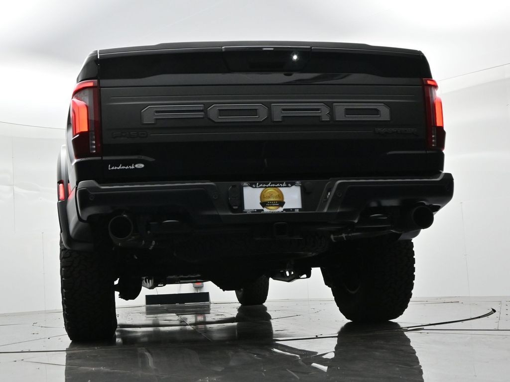 Ford F-150 Vehicle Full-screen Gallery Image 23