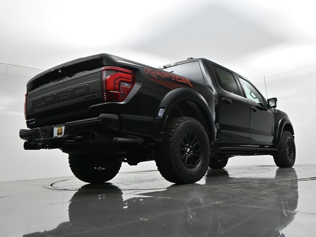 Ford F-150 Vehicle Full-screen Gallery Image 24