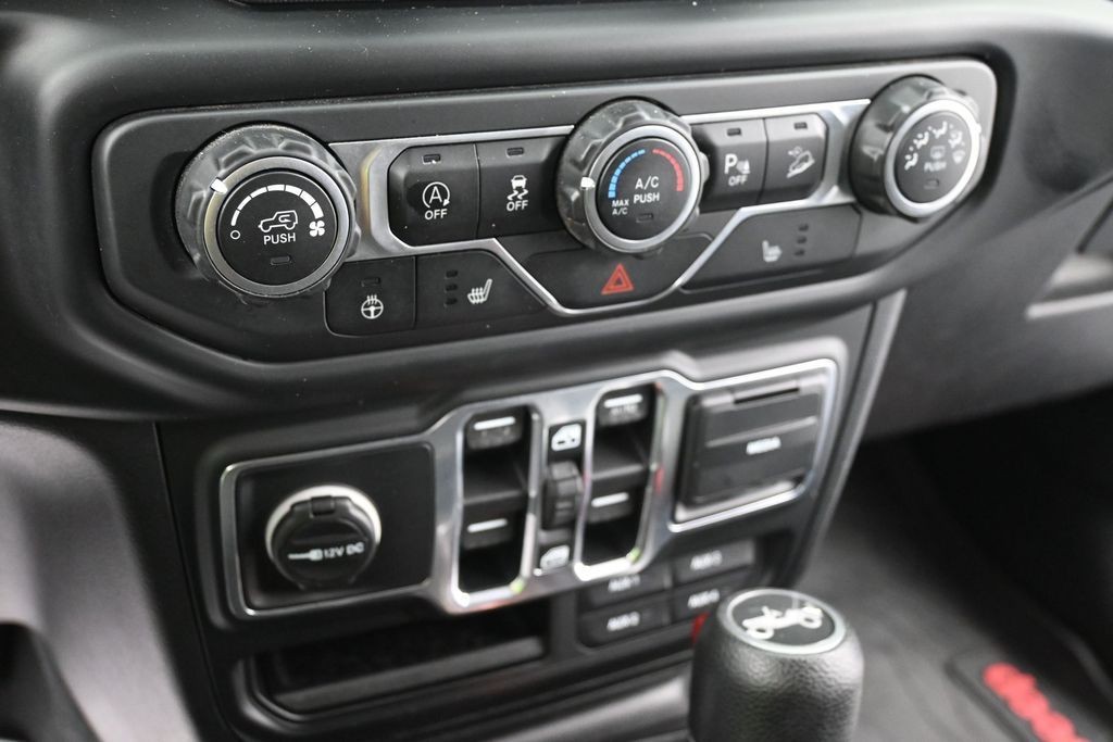 Jeep Wrangler Unlimited Vehicle Full-screen Gallery Image 13