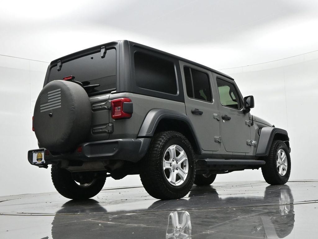 Jeep Wrangler Unlimited Vehicle Full-screen Gallery Image 22