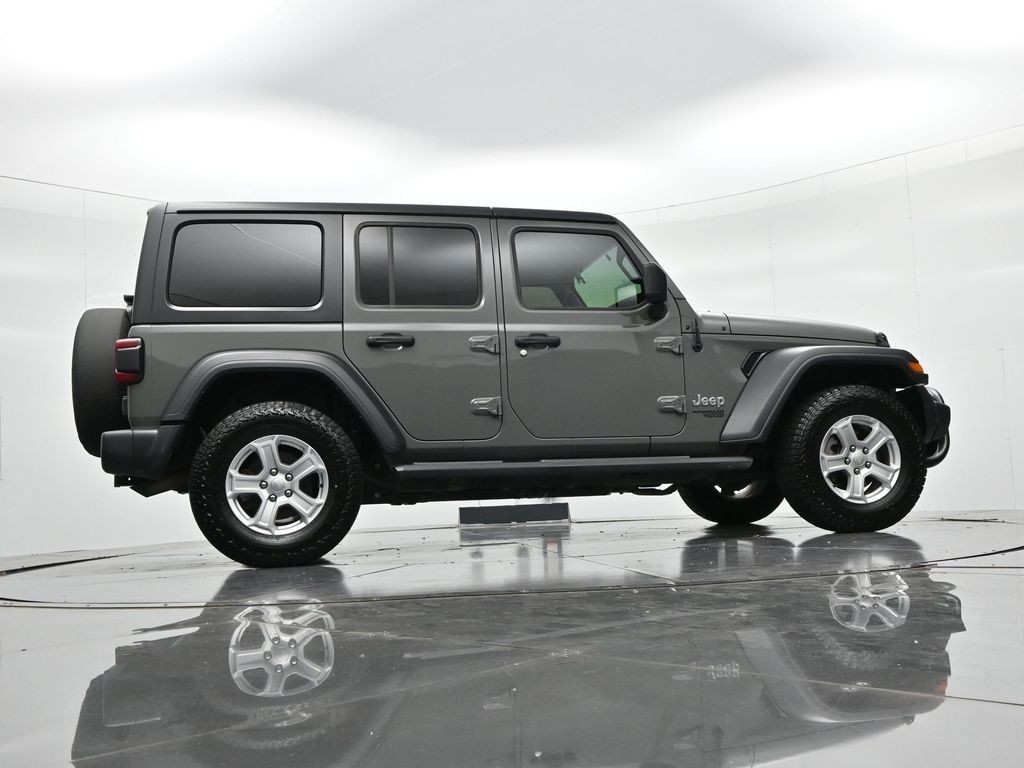Jeep Wrangler Unlimited Vehicle Full-screen Gallery Image 23