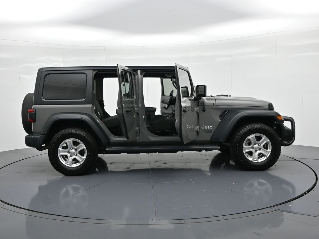 Jeep Wrangler Unlimited Vehicle Full-screen Gallery Image 24