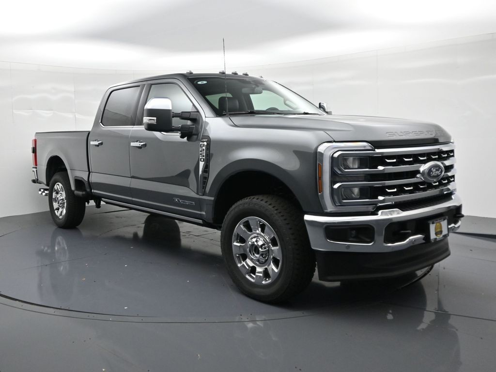 Ford F-250SD Vehicle Full-screen Gallery Image 4