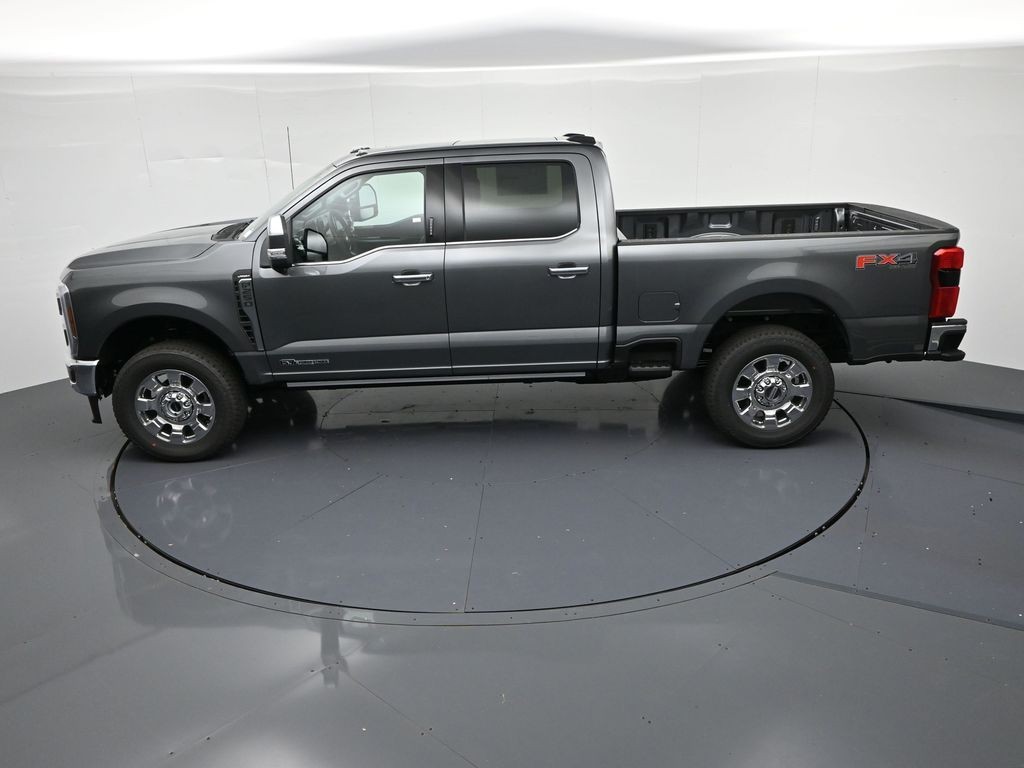 Ford F-250SD Vehicle Full-screen Gallery Image 19