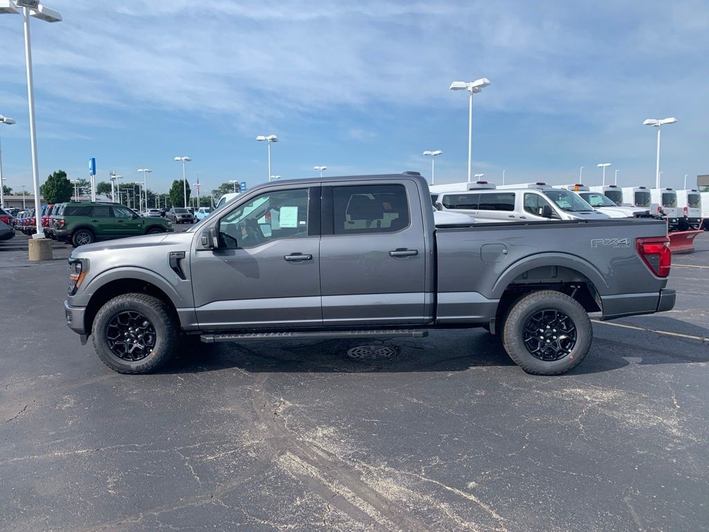 Ford F-150 Vehicle Full-screen Gallery Image 3