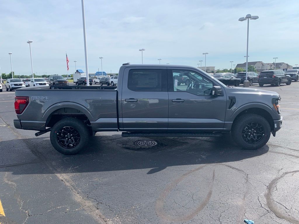 Ford F-150 Vehicle Full-screen Gallery Image 5