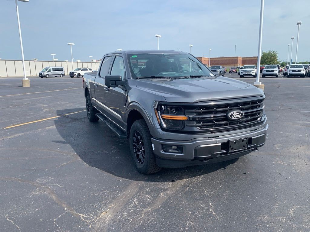 Ford F-150 Vehicle Full-screen Gallery Image 6