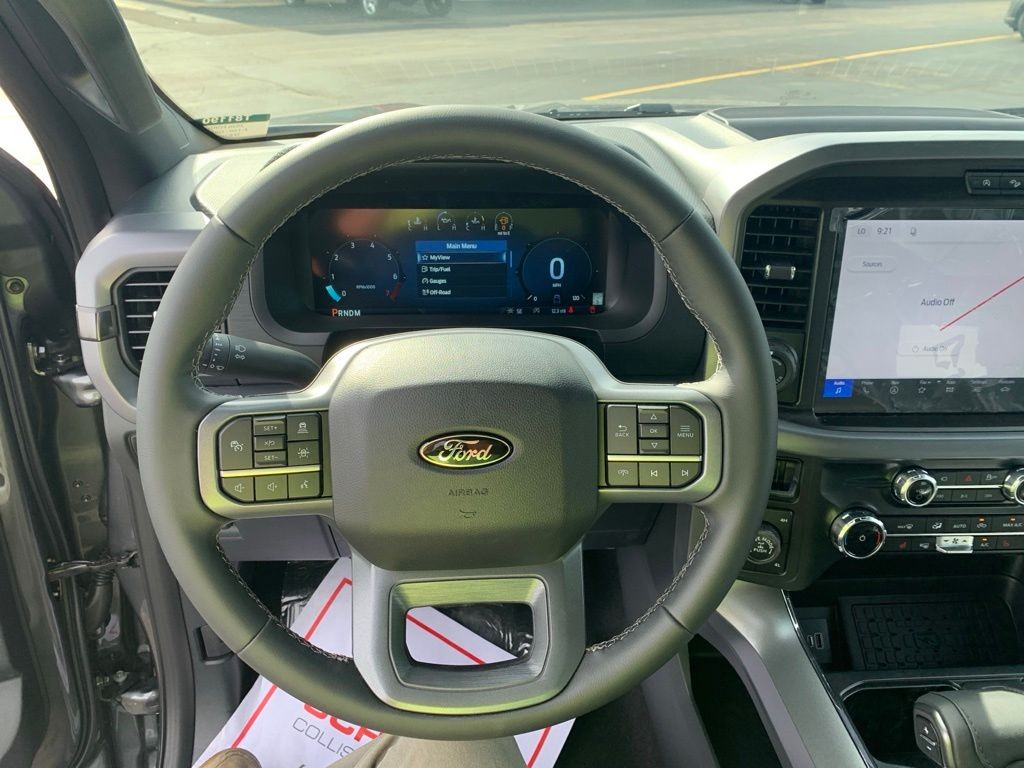 Ford F-150 Vehicle Full-screen Gallery Image 10