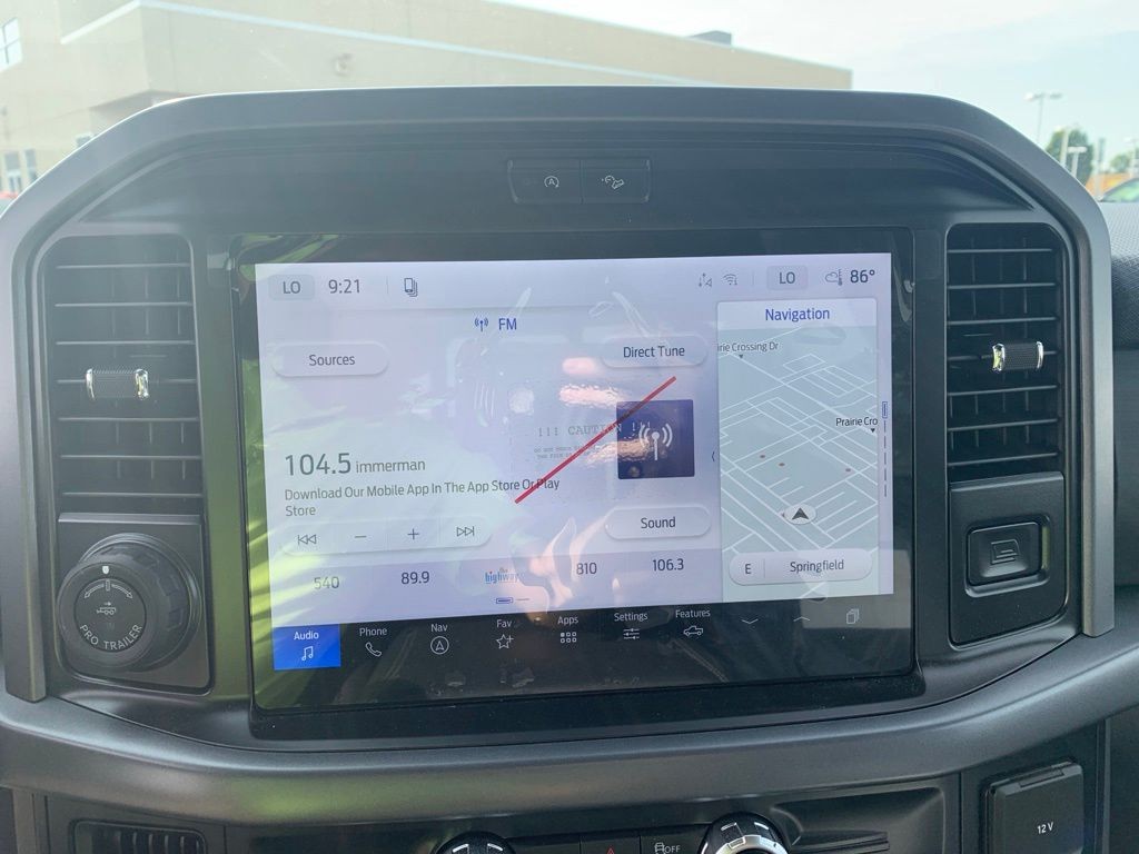 Ford F-150 Vehicle Full-screen Gallery Image 11