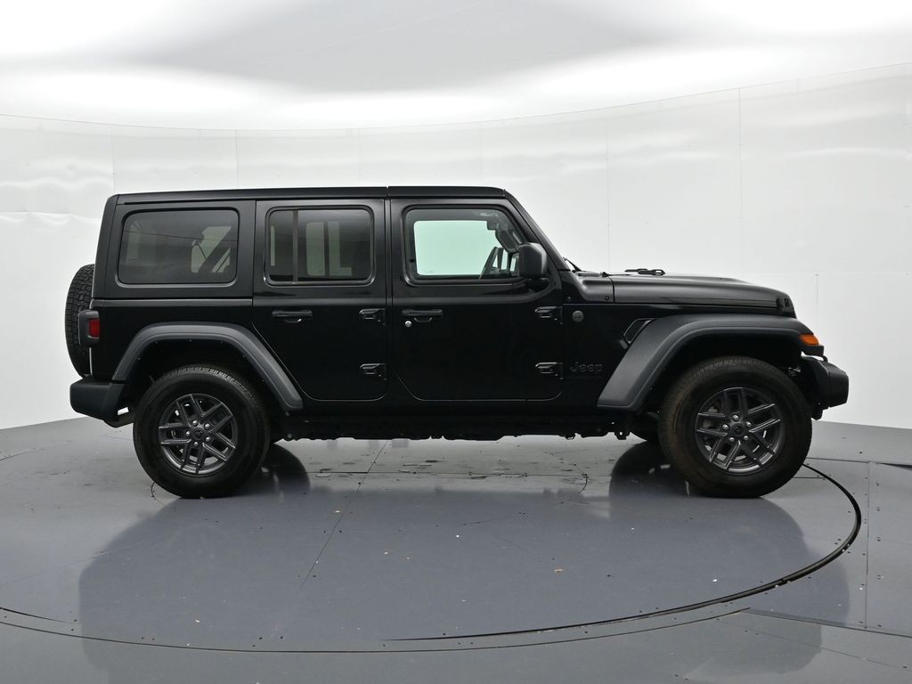 Jeep Wrangler Vehicle Full-screen Gallery Image 5