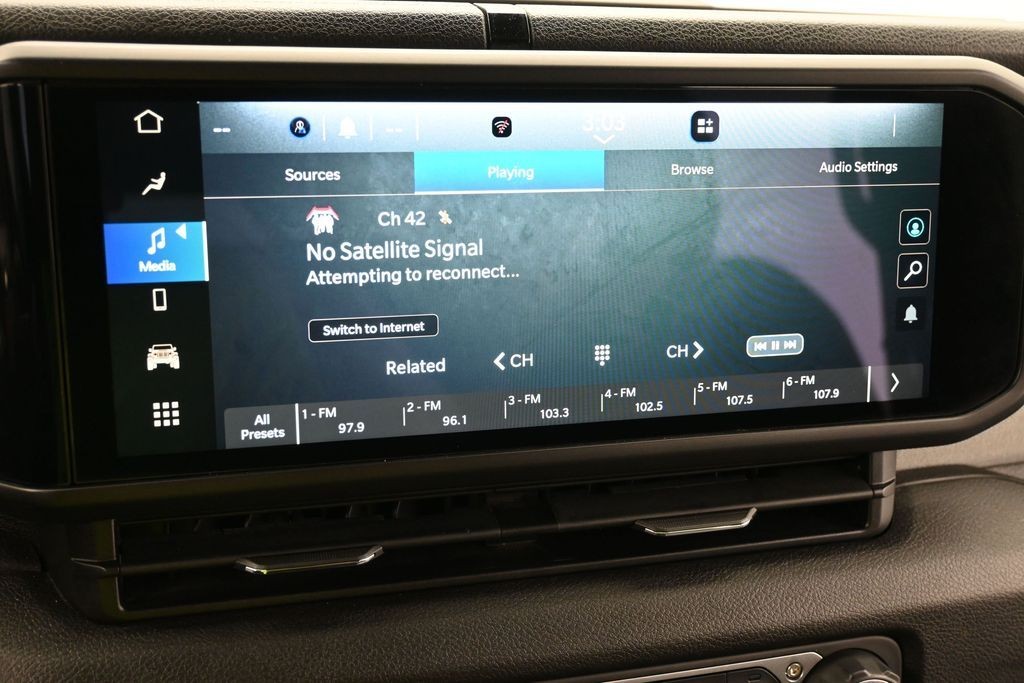 Jeep Wrangler Vehicle Full-screen Gallery Image 10