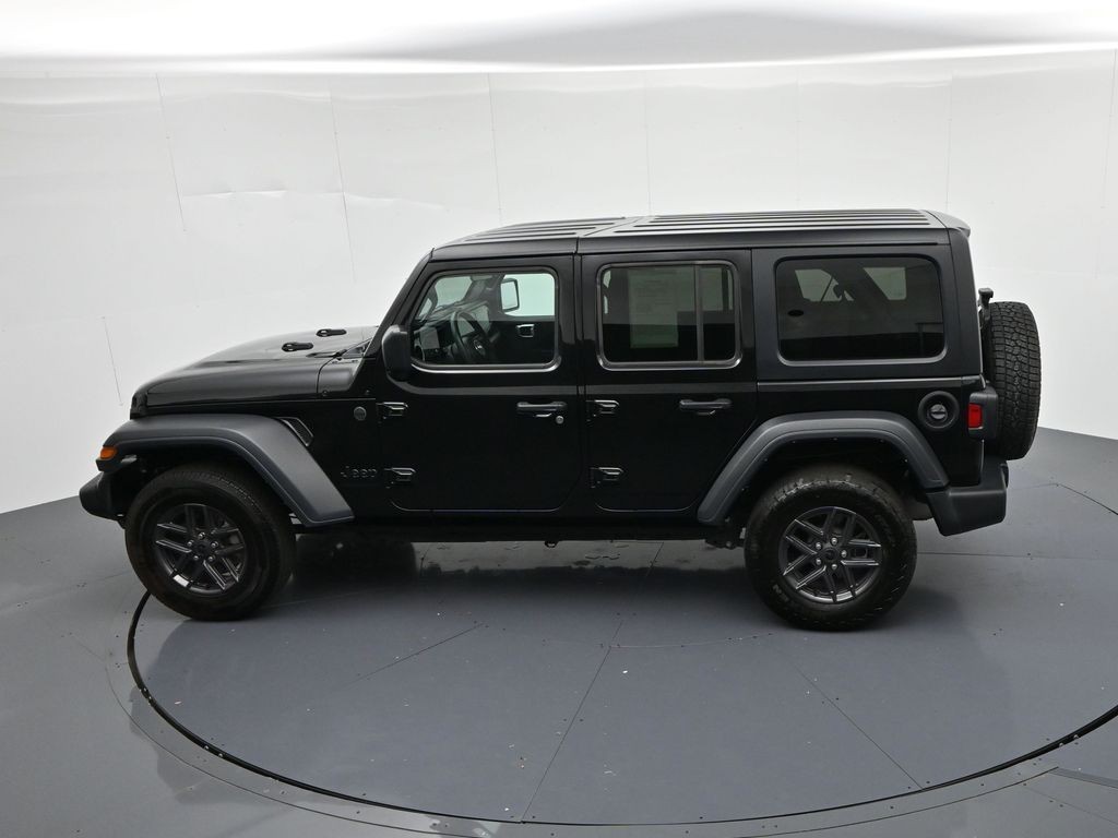 Jeep Wrangler Vehicle Full-screen Gallery Image 17