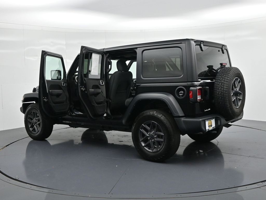 Jeep Wrangler Vehicle Full-screen Gallery Image 23