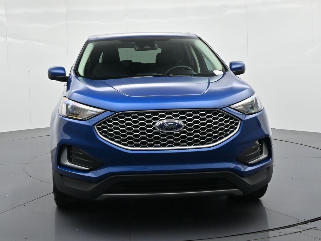 Ford Edge Vehicle Full-screen Gallery Image 3