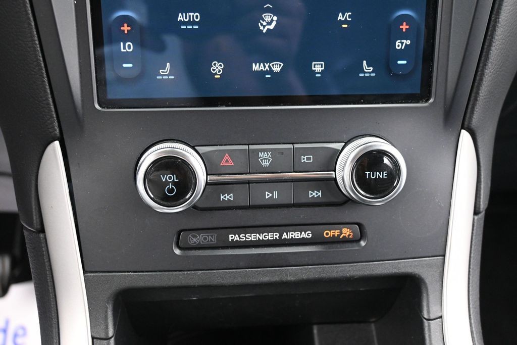 Ford Edge Vehicle Full-screen Gallery Image 11