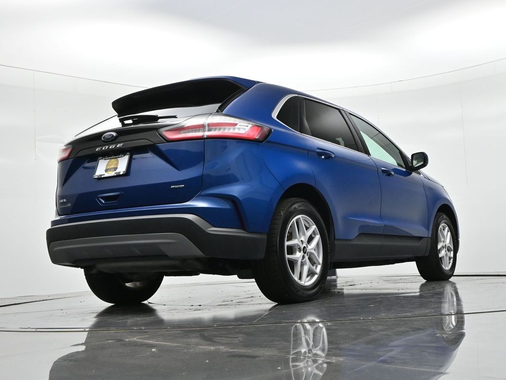 Ford Edge Vehicle Full-screen Gallery Image 21