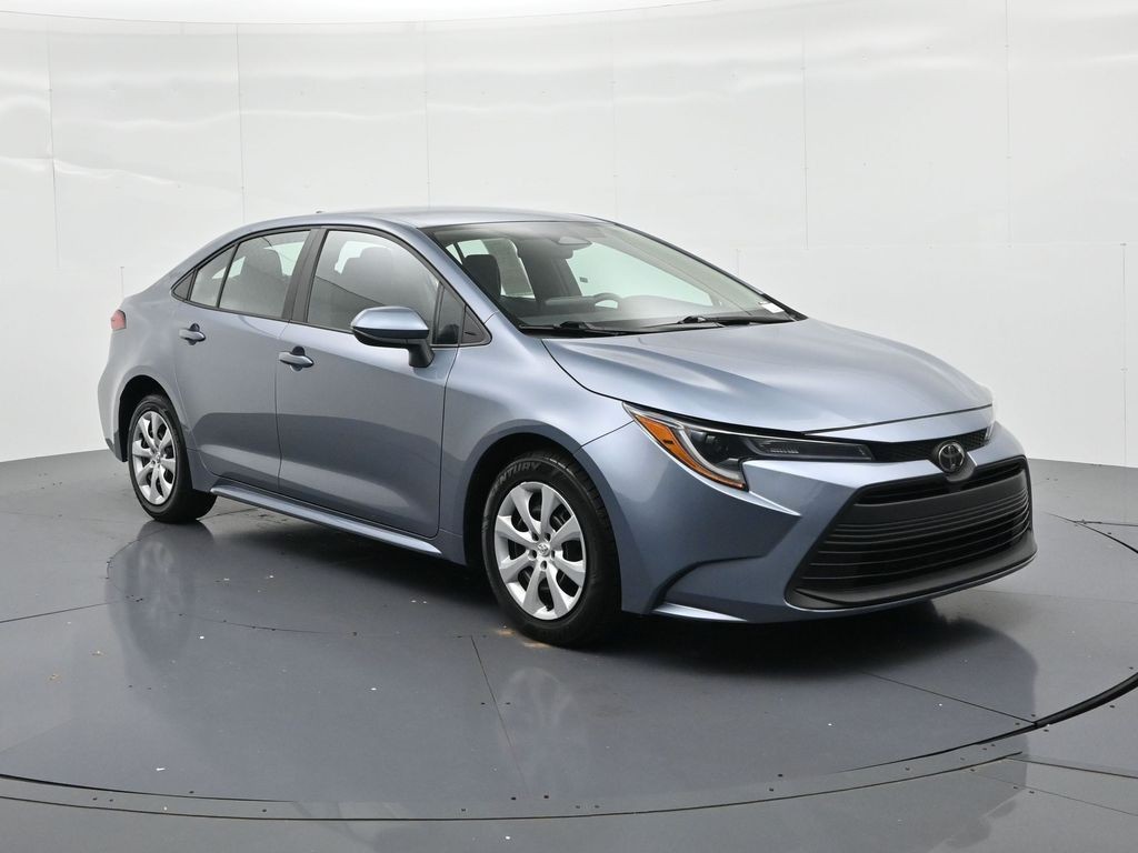 Toyota Corolla Vehicle Full-screen Gallery Image 4