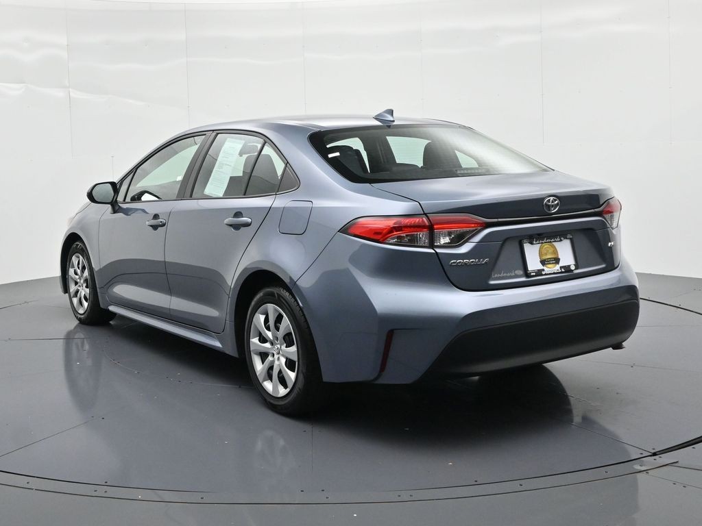 Toyota Corolla Vehicle Full-screen Gallery Image 8