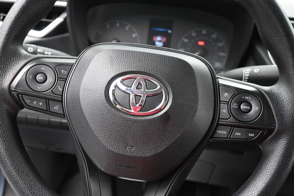 Toyota Corolla Vehicle Full-screen Gallery Image 12