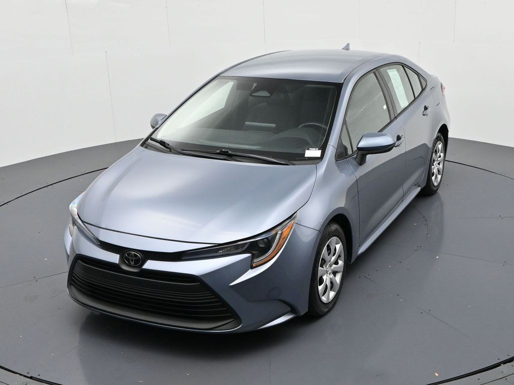 Toyota Corolla Vehicle Full-screen Gallery Image 16
