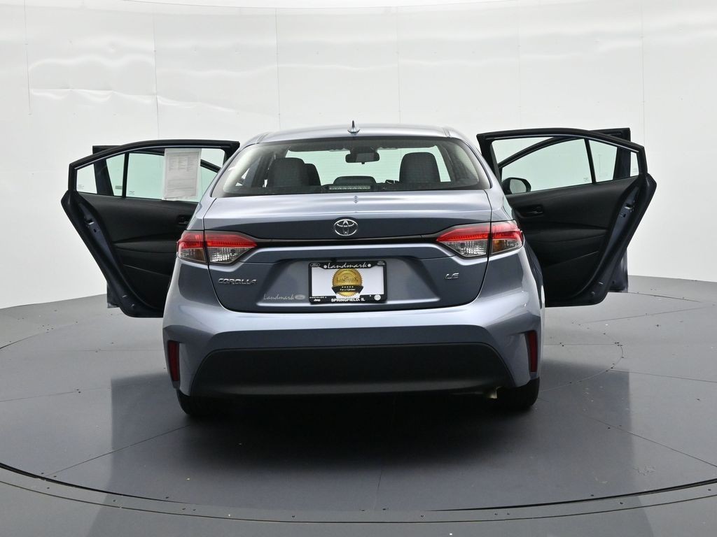 Toyota Corolla Vehicle Full-screen Gallery Image 25