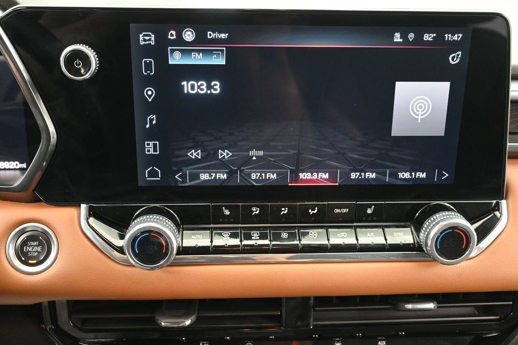 GMC Canyon Vehicle Full-screen Gallery Image 12