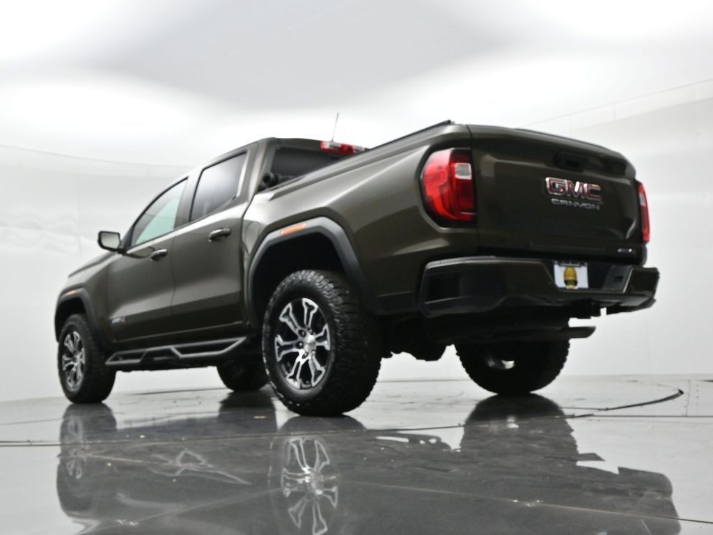 GMC Canyon Vehicle Full-screen Gallery Image 20
