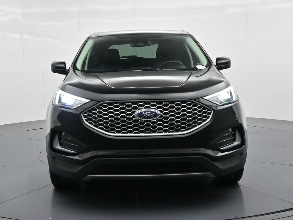 Ford Edge Vehicle Full-screen Gallery Image 03