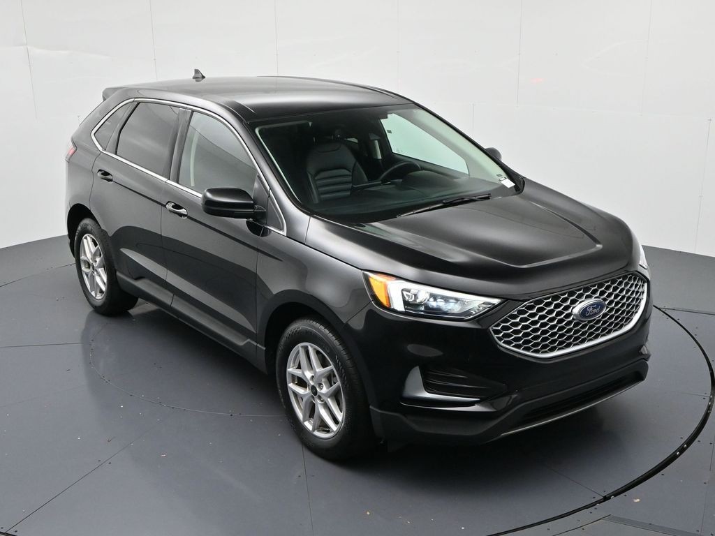 Ford Edge Vehicle Full-screen Gallery Image 14